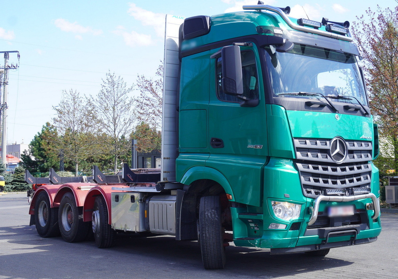 Mercedes-Benz Arocs 3563 8 × 4 / 630 HP / steered axle / Logging superstructure - Camion grumier: photos 1 Mercedes-Benz Arocs 3563 8 × 4 / 630 HP / steered axle / Logging superstructure - Camion grumier: photos 1