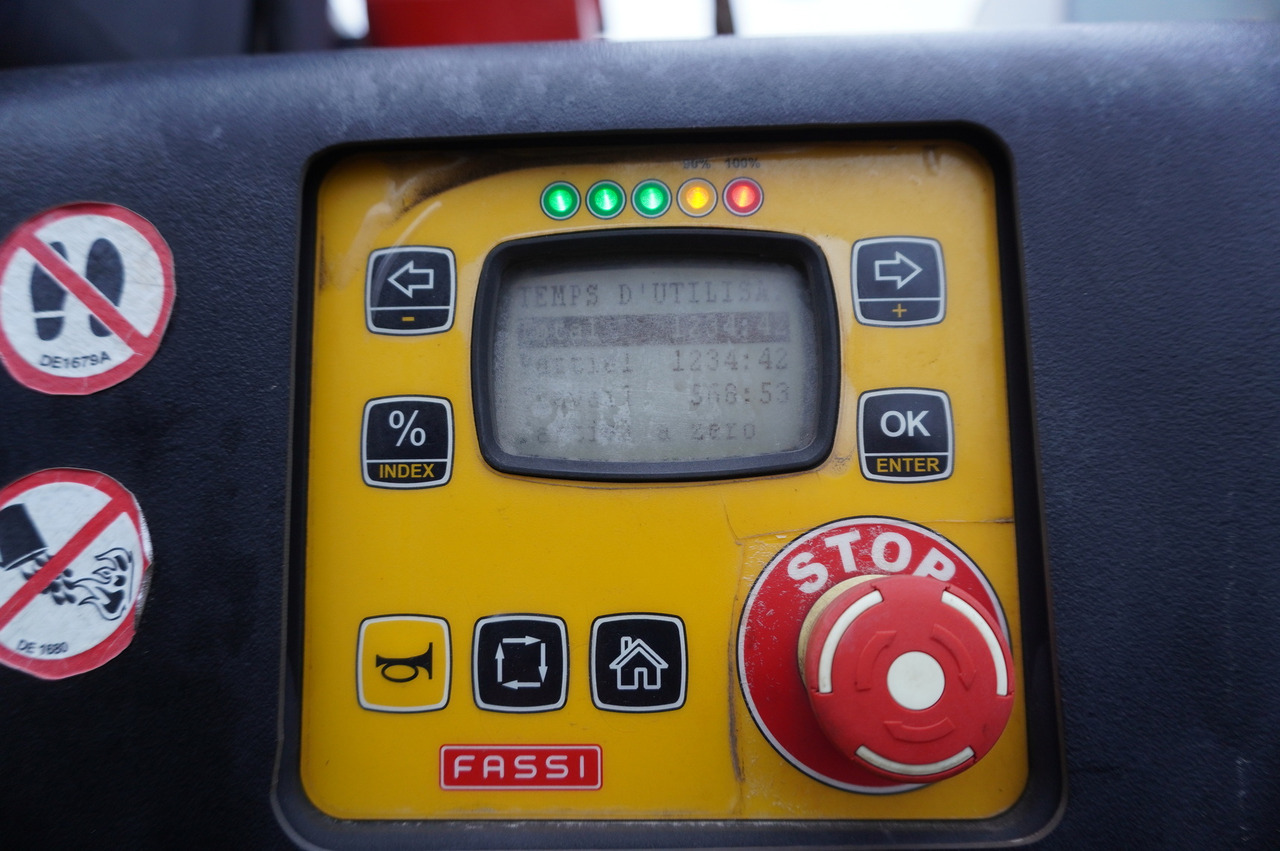 RENAULT C280 DTI 8 / FASSI crane 5.6 T / 560 MTH / range 8 m / Flatbed 15 EPAL - Camion plateau, Camion grue: photos 3 RENAULT C280 DTI 8 / FASSI crane 5.6 T / 560 MTH / range 8 m / Flatbed 15 EPAL - Camion plateau, Camion grue: photos 3