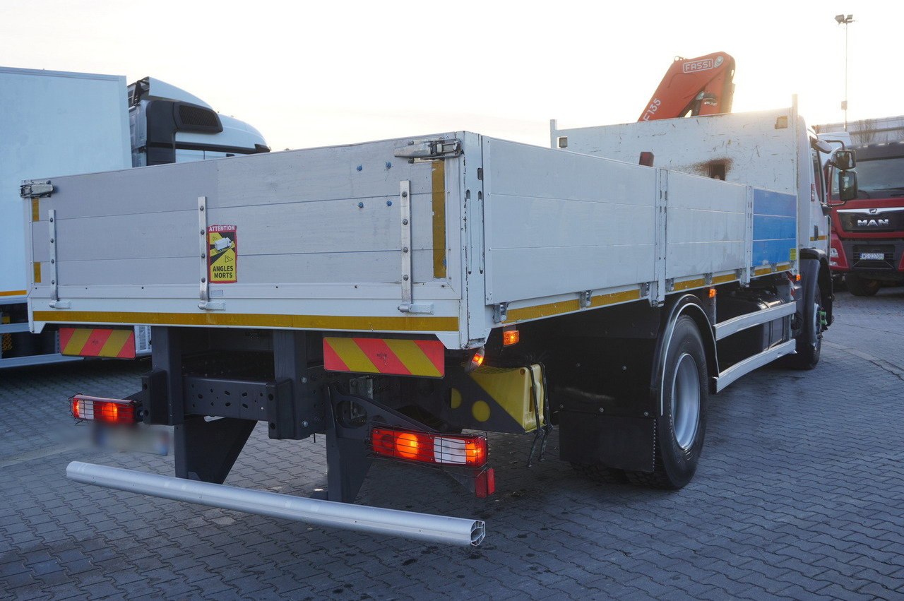 RENAULT C280 DTI 8 / FASSI crane 5.6 T / range 8 m / Flatbed 15 EPAL - Camion plateau, Camion grue: photos 3 RENAULT C280 DTI 8 / FASSI crane 5.6 T / range 8 m / Flatbed 15 EPAL - Camion plateau, Camion grue: photos 3