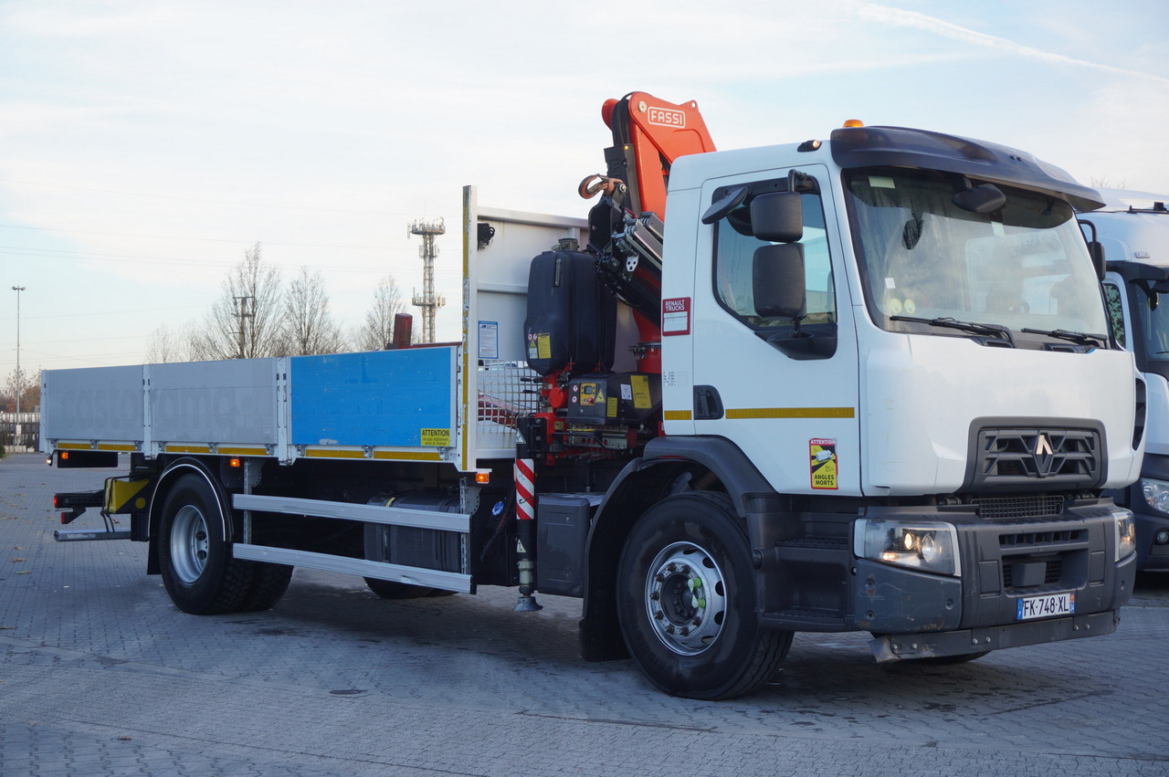 RENAULT C280 DTI 8 / FASSI crane 5.6 T / range 8 m / Flatbed 15 EPAL - Camion grue: photos 5 RENAULT C280 DTI 8 / FASSI crane 5.6 T / range 8 m / Flatbed 15 EPAL - Camion grue: photos 5