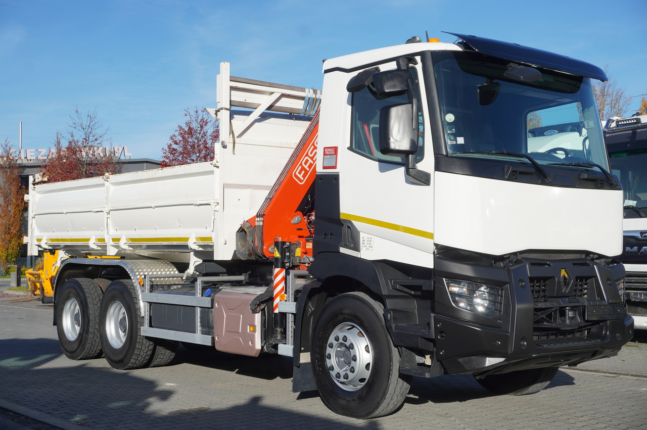 RENAULT C380 E6 6×4 / HDS Fassi F135 2700 MTH / Range 8 m / 5.6 t lifting capacity / 3-side tipper / Bortmatic - Camion grue: photos 2 RENAULT C380 E6 6×4 / HDS Fassi F135 2700 MTH / Range 8 m / 5.6 t lifting capacity / 3-side tipper / Bortmatic - Camion grue: photos 2