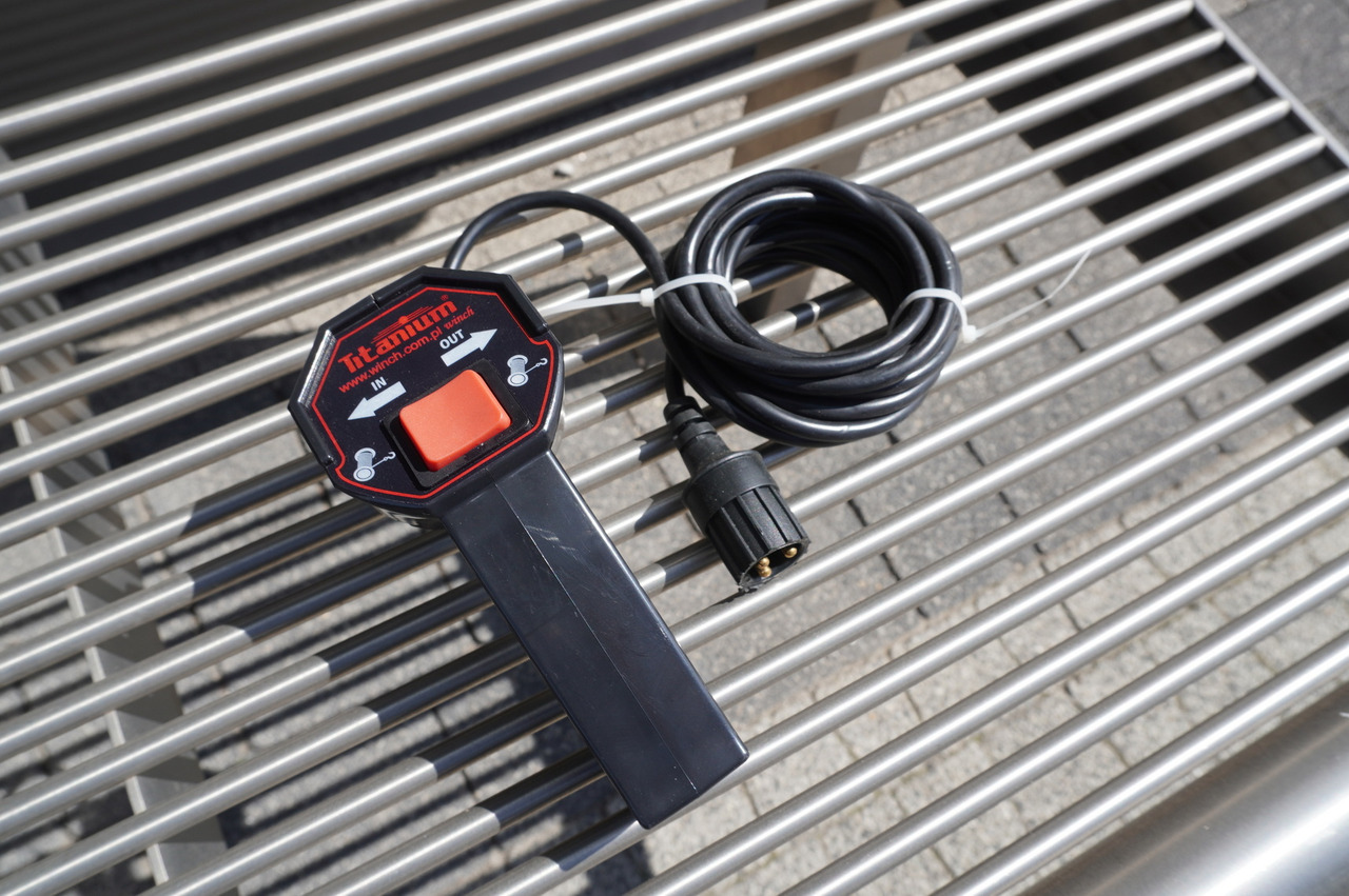 Remorqueuse RENAULT D12 / New galvanized tow truck superstructure / 2025 / length 840 cm: photos 14