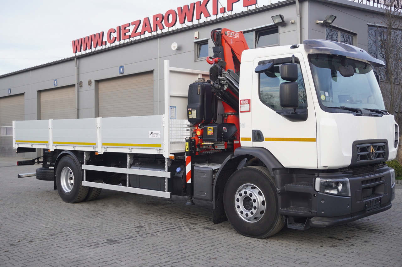 Renault C320 P4x2 E6 / Fassi 5.6 t / Range 8 m / Platform 15 EPAL - Camion plateau, Camion grue: photos 2 Renault C320 P4x2 E6 / Fassi 5.6 t / Range 8 m / Platform 15 EPAL - Camion plateau, Camion grue: photos 2
