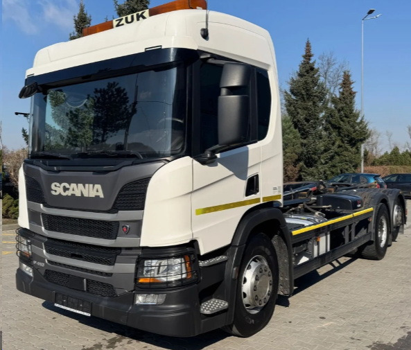 SCANIA P410 B6X2*4NA HIAB Multilift 21t / 150 tho.km hooklift - Camion ampliroll: photos 1 SCANIA P410 B6X2*4NA HIAB Multilift 21t / 150 tho.km hooklift - Camion ampliroll: photos 1