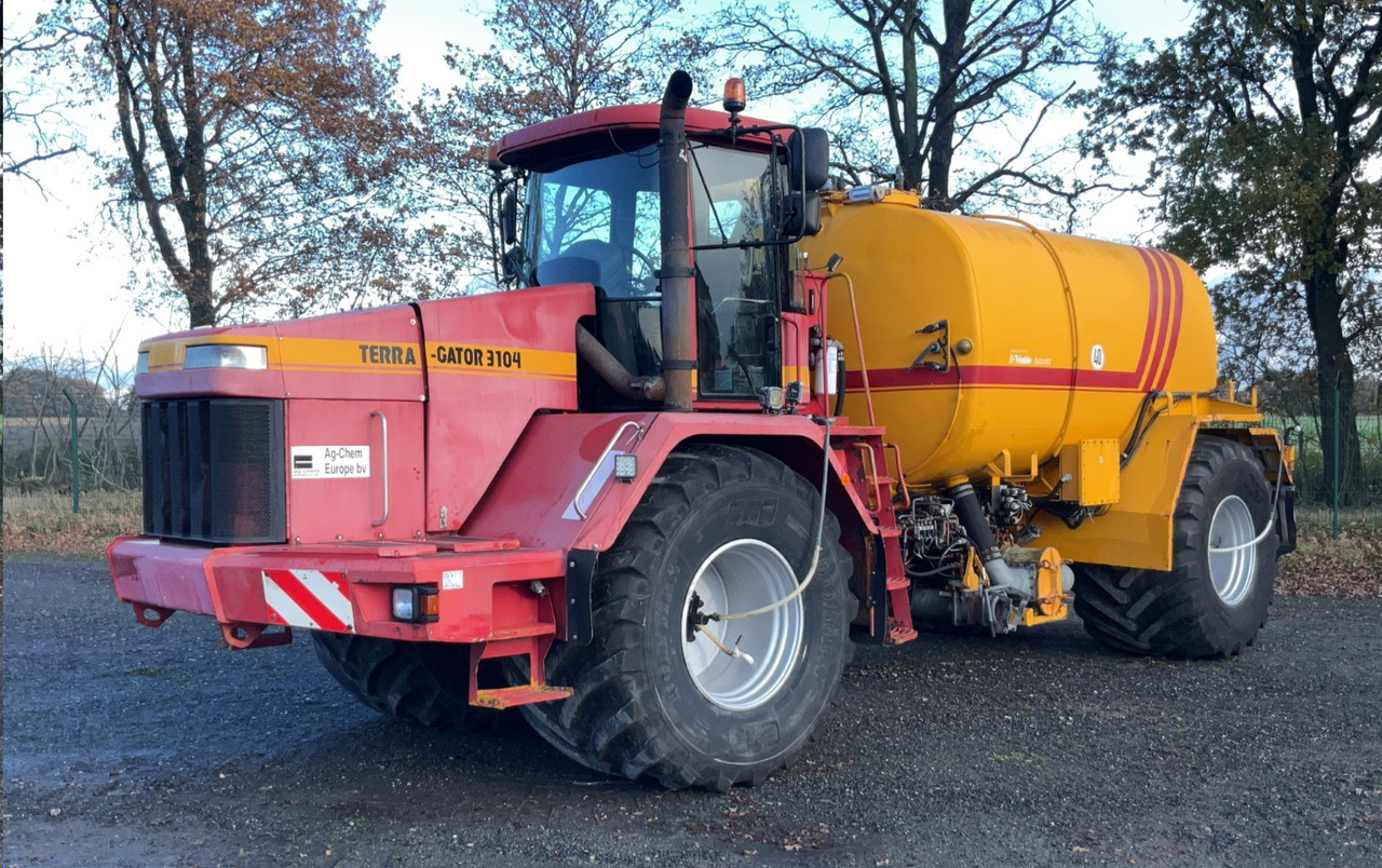 TERRA-GATOR TG 3104 Self-propelled liquid manure spreader - Epandeur à fumier: photos 1 TERRA-GATOR TG 3104 Self-propelled liquid manure spreader - Epandeur à fumier: photos 1