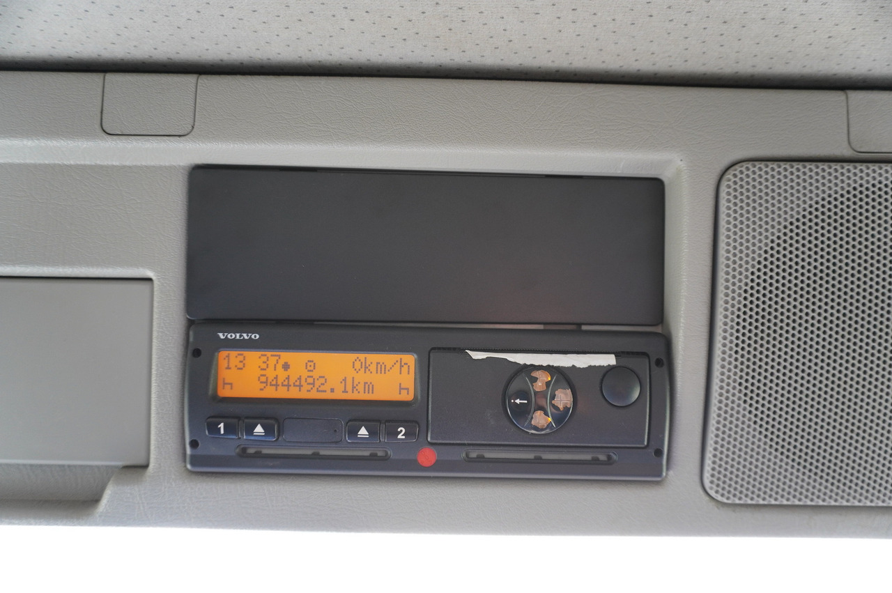 Camion frigorifique VOLVO FH 440 E5 6×2 Schmitz Refrigerator – pass-through Set 38 pallets: photos 23 Camion frigorifique VOLVO FH 440 E5 6×2 Schmitz Refrigerator – pass-through Set 38 pallets: photos 23