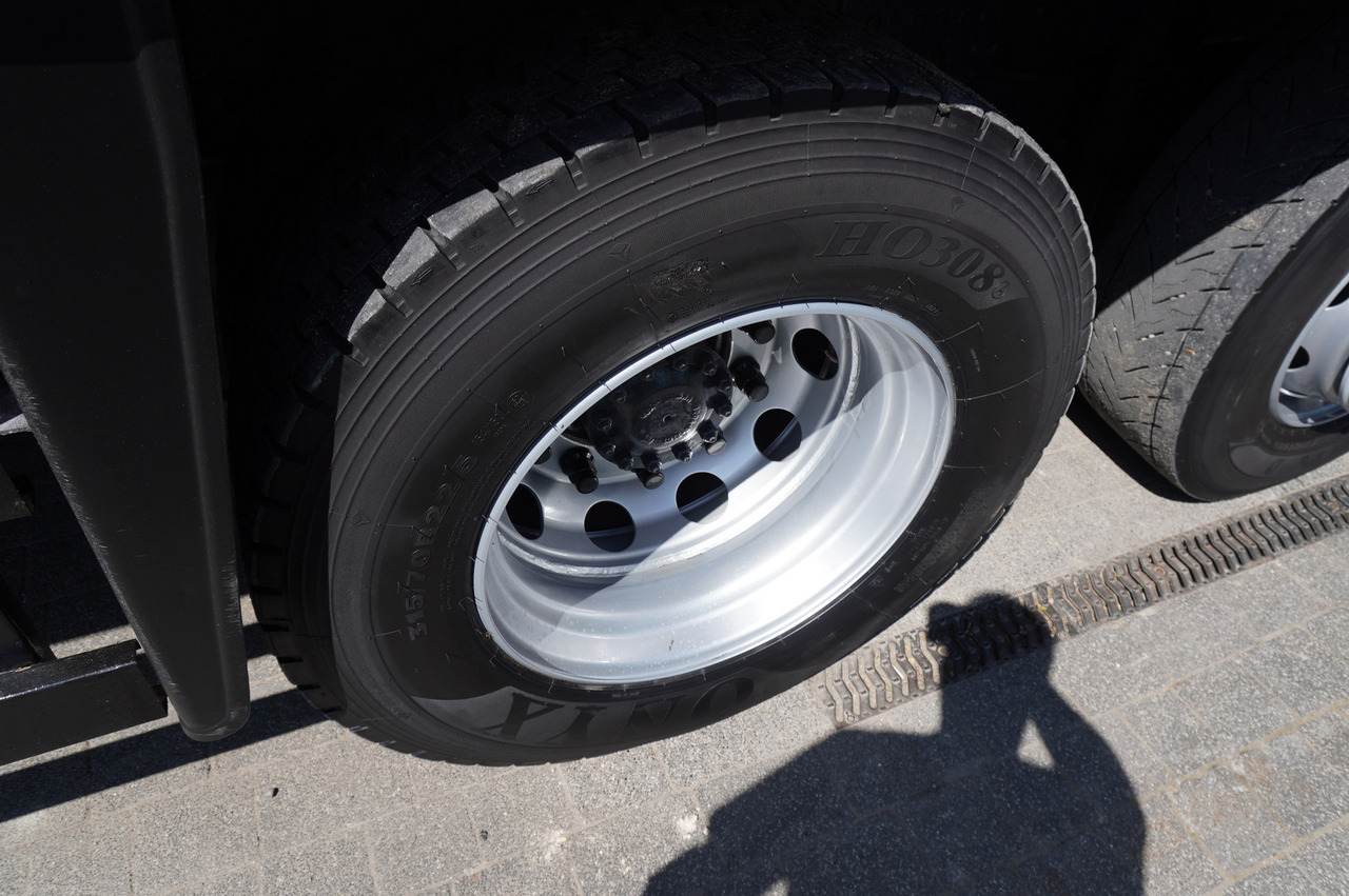 Camion frigorifique VOLVO FH 440 E5 6×2 Schmitz Refrigerator – pass-through Set 38 pallets: photos 12 Camion frigorifique VOLVO FH 440 E5 6×2 Schmitz Refrigerator – pass-through Set 38 pallets: photos 12