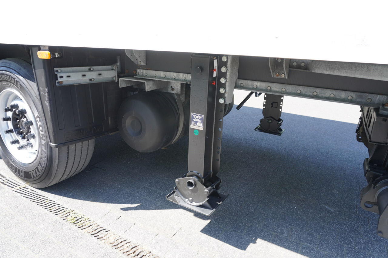 Camion frigorifique VOLVO FH 440 E5 6×2 Schmitz Refrigerator – pass-through Set 38 pallets: photos 14 Camion frigorifique VOLVO FH 440 E5 6×2 Schmitz Refrigerator – pass-through Set 38 pallets: photos 14