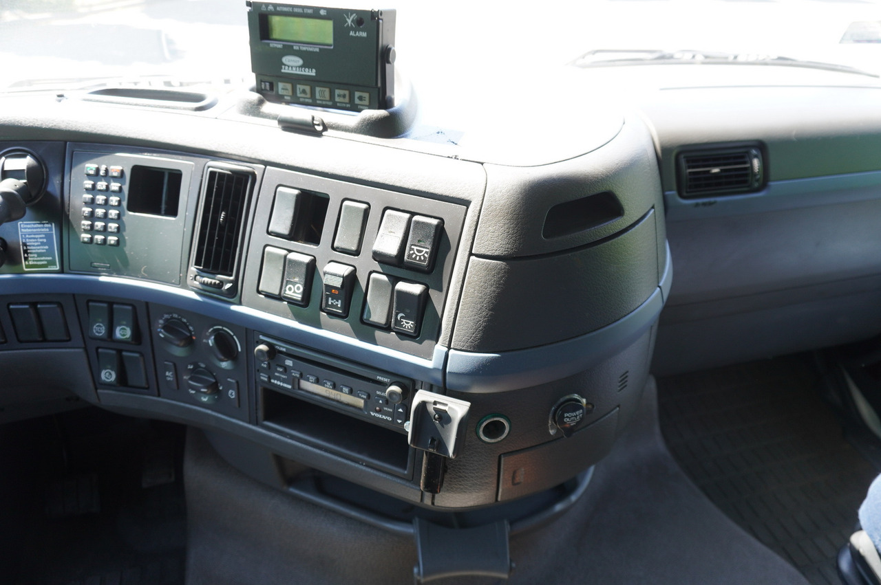 Camion frigorifique VOLVO FH 440 E5 6×2 Schmitz Refrigerator – pass-through Set 38 pallets: photos 20 Camion frigorifique VOLVO FH 440 E5 6×2 Schmitz Refrigerator – pass-through Set 38 pallets: photos 20