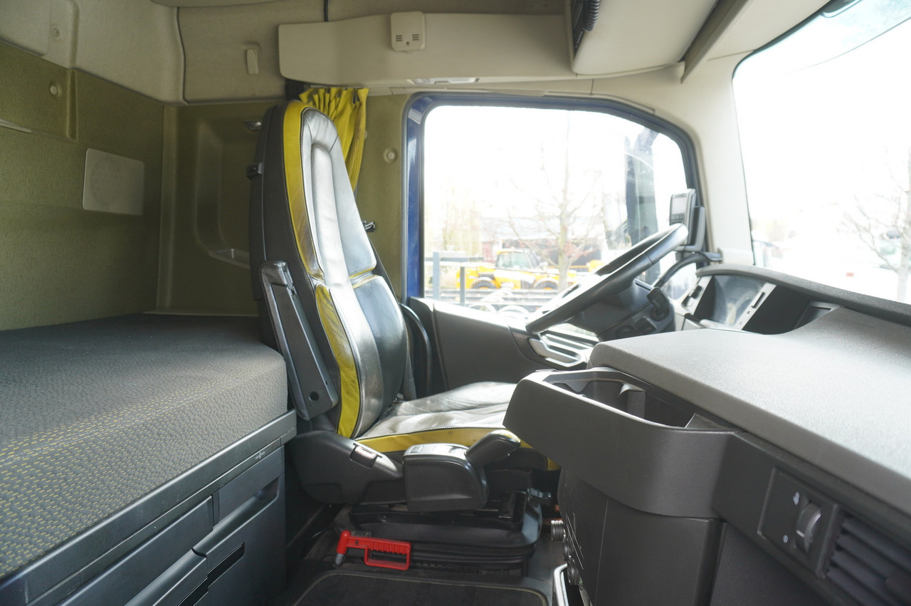 Camion grumier pour transport de bois VOLVO FH16 750 8x4 / 750 HP! / 20 t load capacity / stanchion superstructure: photos 38