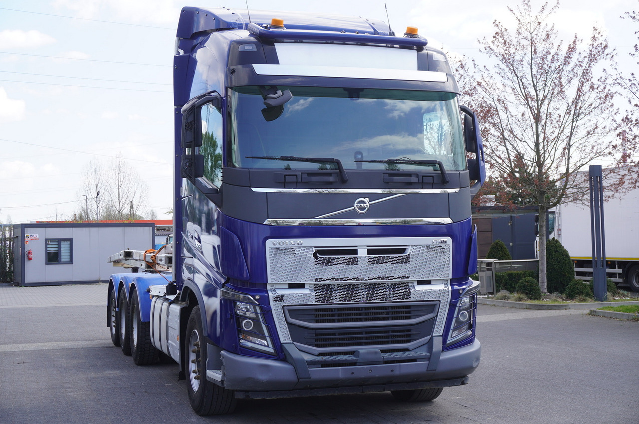 Camion grumier pour transport de bois VOLVO FH16 750 8x4 / 750 HP! / 20 t load capacity / stanchion superstructure: photos 14