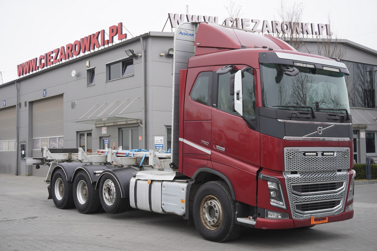VOLVO FH16 750 / Frame 8 m / 750 HP! / 2021 / stanchion superstructure - Camion grumier: photos 2 VOLVO FH16 750 / Frame 8 m / 750 HP! / 2021 / stanchion superstructure - Camion grumier: photos 2