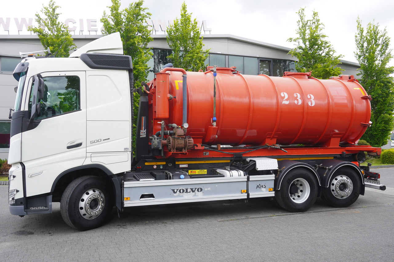 VOLVO Volvo FH 500 / Septic barrel 13000 l / Hook lift 21 t / 2022 / 3rd axle steered / 2 units - Camion ampliroll: photos 3 VOLVO Volvo FH 500 / Septic barrel 13000 l / Hook lift 21 t / 2022 / 3rd axle steered / 2 units - Camion ampliroll: photos 3