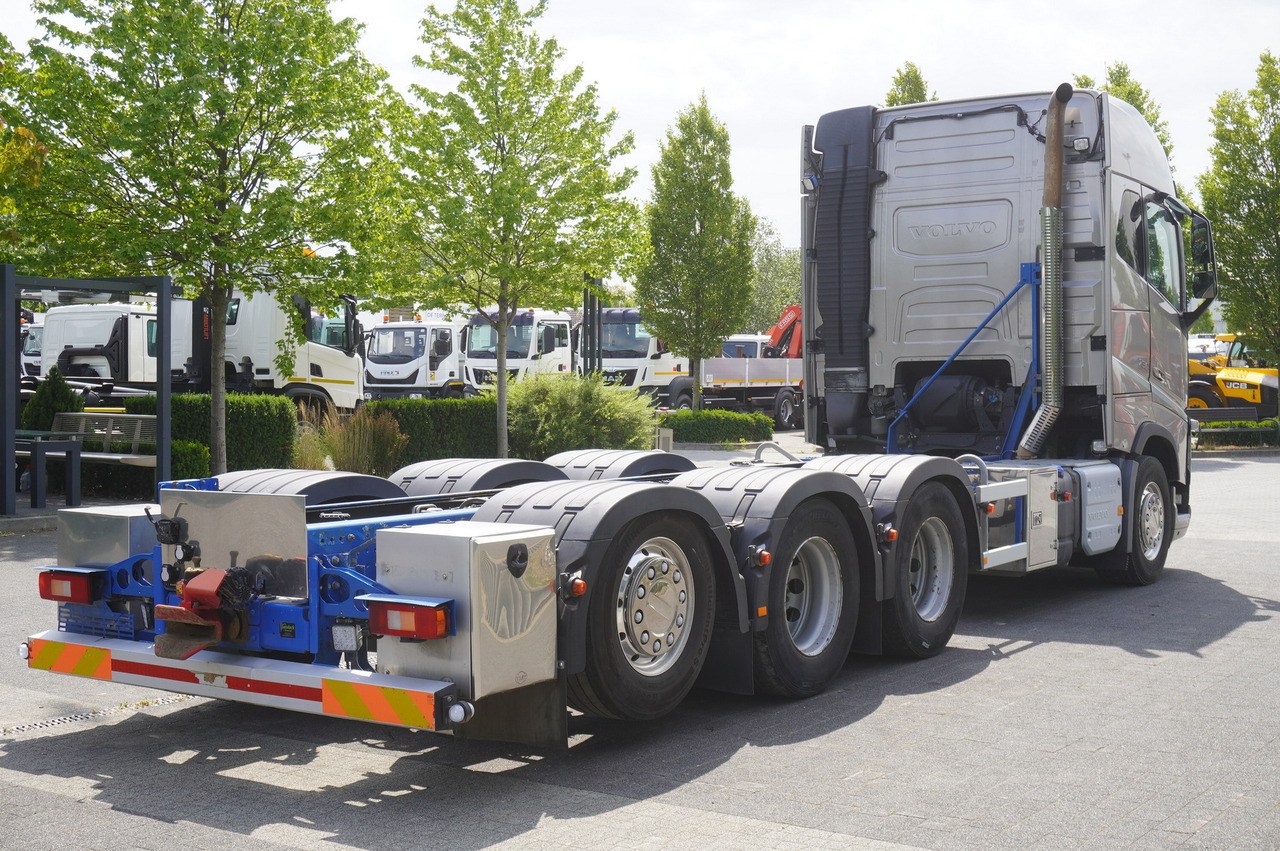 VOLVO Volvo FH16 750 8x4x4 / 750 HP! / Frame 685 cm / Steered 4th axle - Camion grue: photos 5 VOLVO Volvo FH16 750 8x4x4 / 750 HP! / Frame 685 cm / Steered 4th axle - Camion grue: photos 5
