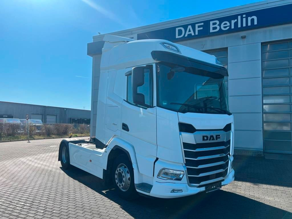 DAF XFn 480 FT Intarder 2xTank 1.105 L nur 106 tkm - Tracteur routier: photos 1 DAF XFn 480 FT Intarder 2xTank 1.105 L nur 106 tkm - Tracteur routier: photos 1