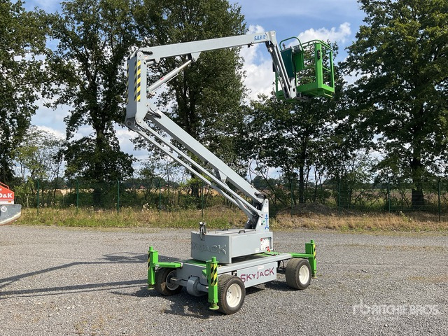 2000 Skyjack SJ12 2WD Electric Articulating Boom Lift - Nacelle articulée: photos 1 2000 Skyjack SJ12 2WD Electric Articulating Boom Lift - Nacelle articulée: photos 1
