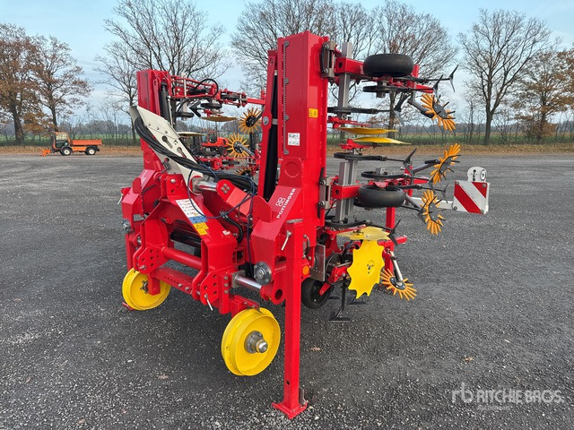 2022 Poettinger Flexcare V4700 Harrow - Herse: photos 2 2022 Poettinger Flexcare V4700 Harrow - Herse: photos 2