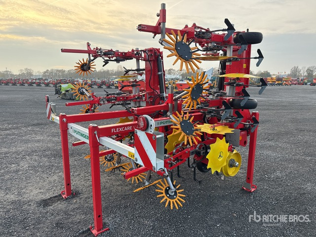 2022 Poettinger Flexcare V4700 Harrow - Herse: photos 3 2022 Poettinger Flexcare V4700 Harrow - Herse: photos 3