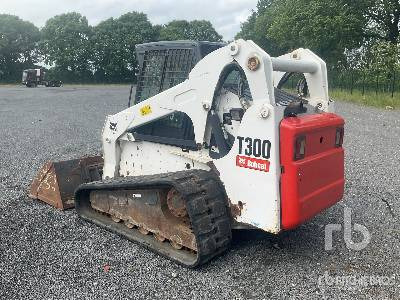 BOBCAT T300 - Chargeuse compacte sur chenilles: photos 2 BOBCAT T300 - Chargeuse compacte sur chenilles: photos 2