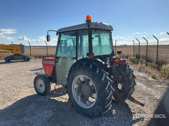 1997 Massey Ferguson 374S 2WD Tractor - Tracteur agricole: photos 3 1997 Massey Ferguson 374S 2WD Tractor - Tracteur agricole: photos 3