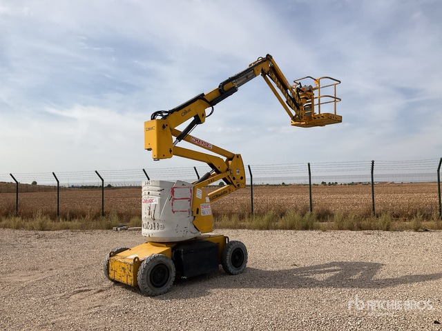 2002 Haulotte HA12IP 2WD Electric Articulating Boom Lift - Nacelle articulée: photos 1 2002 Haulotte HA12IP 2WD Electric Articulating Boom Lift - Nacelle articulée: photos 1