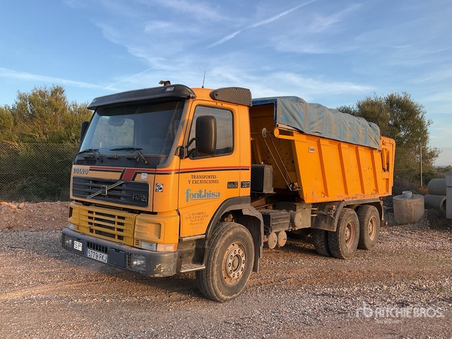 2002 Volvo FM12-380 6x4 T/A Dump Truck - Camion benne: photos 1 2002 Volvo FM12-380 6x4 T/A Dump Truck - Camion benne: photos 1