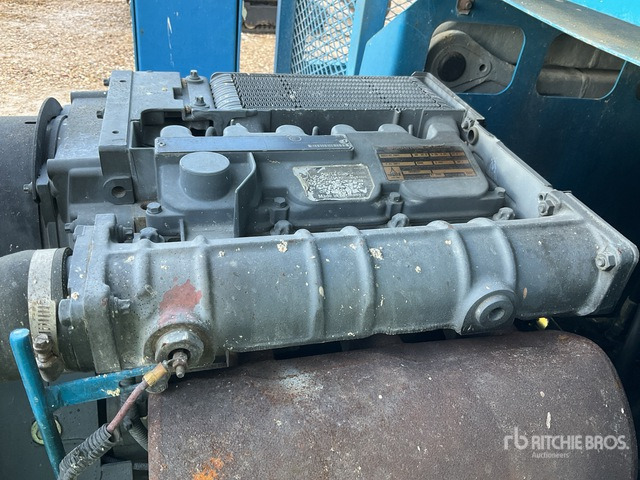 2006 Genie GS5390RT 4x4 Diesel Scissor Lift - Nacelle ciseaux: photos 5 2006 Genie GS5390RT 4x4 Diesel Scissor Lift - Nacelle ciseaux: photos 5