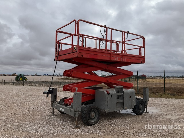 2006 Haulotte H12SX 4x4 Diesel Scissor Lift - Nacelle ciseaux: photos 2 2006 Haulotte H12SX 4x4 Diesel Scissor Lift - Nacelle ciseaux: photos 2