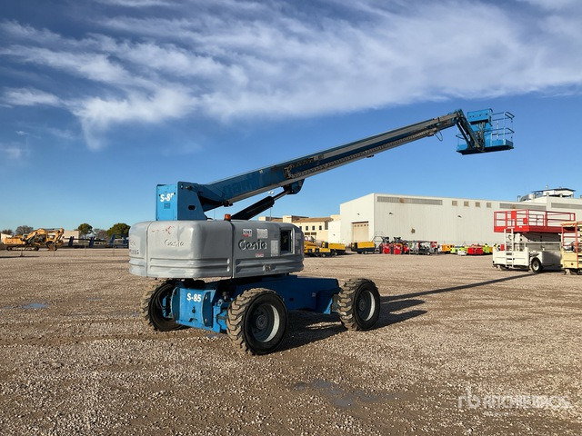2007 Genie S85 4WD Diesel Telescopic Boom Lift - Nacelle télescopique: photos 1 2007 Genie S85 4WD Diesel Telescopic Boom Lift - Nacelle télescopique: photos 1