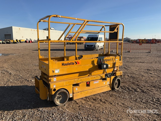 2007 Haulotte Compact 8 Electric Scissor Lift - Nacelle ciseaux: photos 3 2007 Haulotte Compact 8 Electric Scissor Lift - Nacelle ciseaux: photos 3