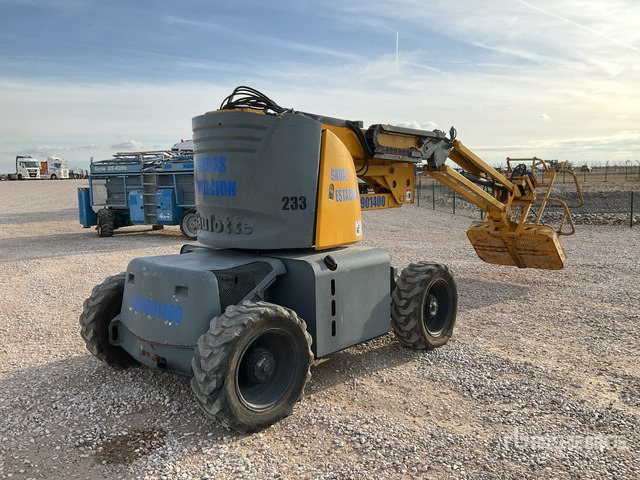 2007 Haulotte HA12PX 4WD Diesel Articulating Boom Lift - Nacelle articulée: photos 1 2007 Haulotte HA12PX 4WD Diesel Articulating Boom Lift - Nacelle articulée: photos 1