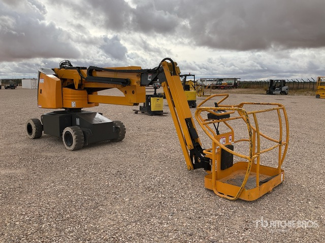 2007 Haulotte HA15IP 2WD Electric Articulating Boom Lift - Nacelle articulée: photos 3 2007 Haulotte HA15IP 2WD Electric Articulating Boom Lift - Nacelle articulée: photos 3