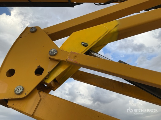 2007 Haulotte HA18PX 4WD Diesel Articulating Boom Lift - Nacelle articulée: photos 5 2007 Haulotte HA18PX 4WD Diesel Articulating Boom Lift - Nacelle articulée: photos 5