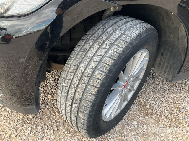 2016 Jaguar F Pace Automobile - SUV: photos 4 2016 Jaguar F Pace Automobile - SUV: photos 4