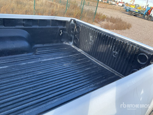 2020 Toyota Hilux 4x4 Crew Cab Pickup - Pick-up: photos 4 2020 Toyota Hilux 4x4 Crew Cab Pickup - Pick-up: photos 4