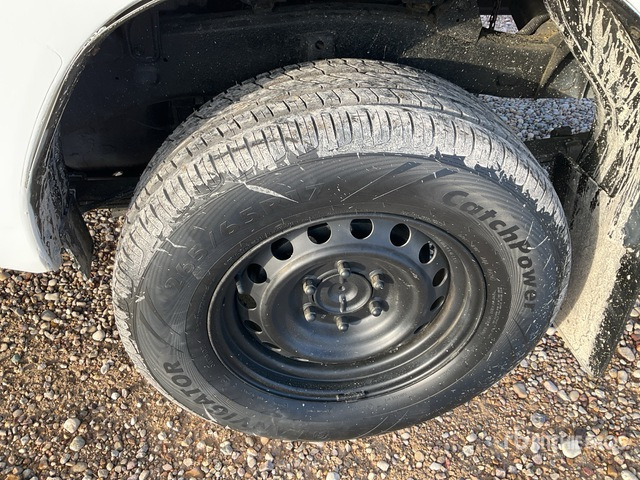 2020 Toyota Hilux 4x4 Crew Cab Pickup - Pick-up: photos 5 2020 Toyota Hilux 4x4 Crew Cab Pickup - Pick-up: photos 5