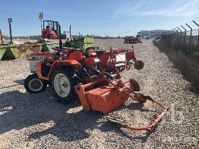 KUBOTA 4WD Quantity of (2) - Tracteur agricole: photos 2 KUBOTA 4WD Quantity of (2) - Tracteur agricole: photos 2