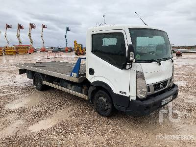 NISSAN NT400 CABSTAR 4x2 (Inoperable) - Camion porte-conteneur/ Caisse mobile: photos 4 NISSAN NT400 CABSTAR 4x2 (Inoperable) - Camion porte-conteneur/ Caisse mobile: photos 4