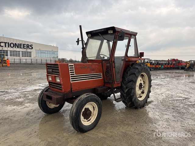 1983 Fiat 780 2WD Tractor - Tracteur agricole: photos 1 1983 Fiat 780 2WD Tractor - Tracteur agricole: photos 1