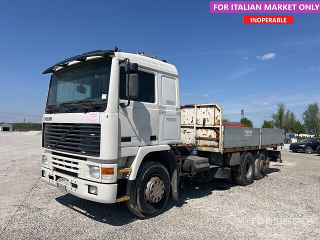 1992 Volvo F12 6x2 (Inoperable) Flatbed Truck - Camion plateau: photos 2 1992 Volvo F12 6x2 (Inoperable) Flatbed Truck - Camion plateau: photos 2