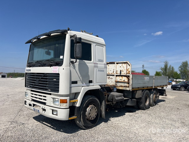 1992 Volvo F12 6x2 (Inoperable) Flatbed Truck - Camion plateau: photos 3 1992 Volvo F12 6x2 (Inoperable) Flatbed Truck - Camion plateau: photos 3