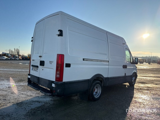 1999 Iveco Daily 35C13 2.8 125CV Van Truck - Camion fourgon: photos 3 1999 Iveco Daily 35C13 2.8 125CV Van Truck - Camion fourgon: photos 3