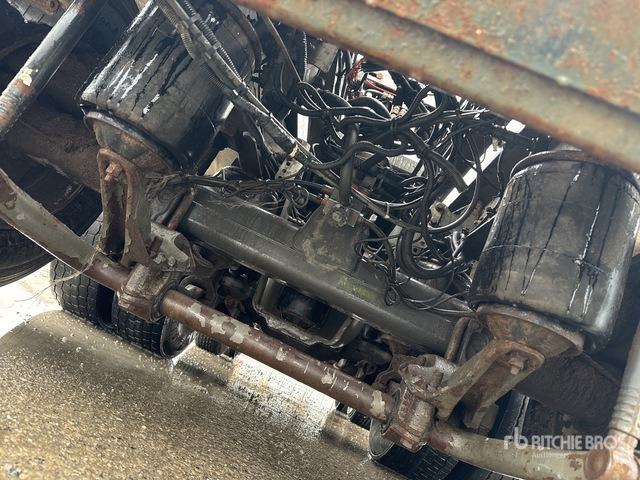 2003 Volvo FM12 8x2 Roll-Off Truck - Camion ampliroll: photos 4 2003 Volvo FM12 8x2 Roll-Off Truck - Camion ampliroll: photos 4