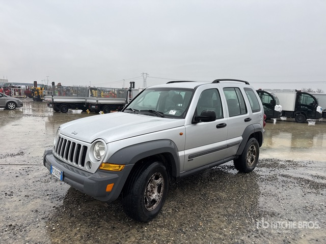 2005 Jeep Grand Cherokee Laredo SUV - SUV: photos 1 2005 Jeep Grand Cherokee Laredo SUV - SUV: photos 1
