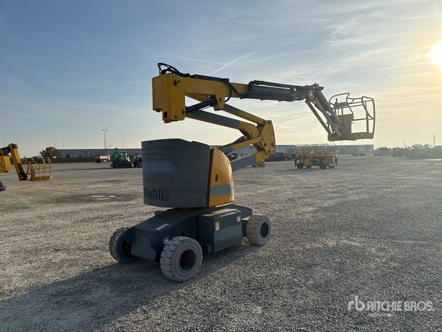 2006 Haulotte HA15IP Electric Articulating Boom Lift - Nacelle articulée: photos 3 2006 Haulotte HA15IP Electric Articulating Boom Lift - Nacelle articulée: photos 3