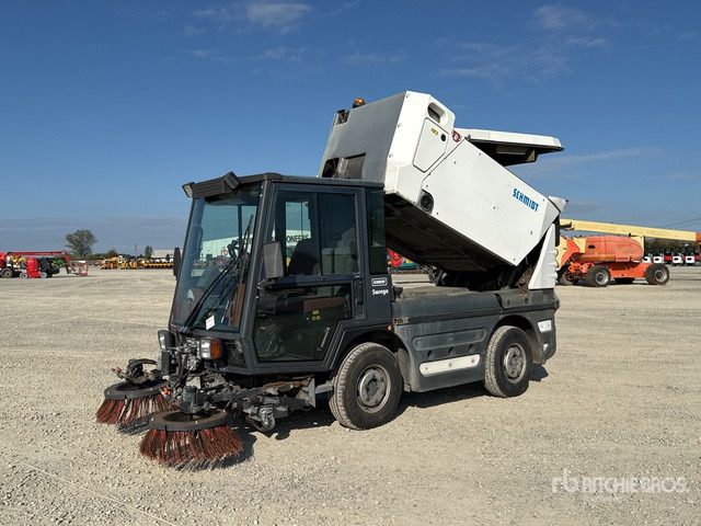 2006 Schmidt Compact 200 Autocarro spazzatrice - Balayeuse de voirie: photos 1 2006 Schmidt Compact 200 Autocarro spazzatrice - Balayeuse de voirie: photos 1