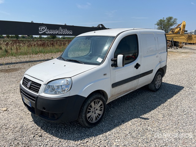 2008 Fiat Doblo (Inoperable) Van Truck - Fourgon utilitaire: photos 3 2008 Fiat Doblo (Inoperable) Van Truck - Fourgon utilitaire: photos 3