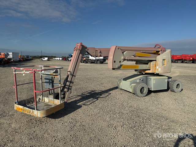 2008 Haulotte HA15IP (Inoperable) Articulating Boom Lift - Nacelle articulée: photos 3 2008 Haulotte HA15IP (Inoperable) Articulating Boom Lift - Nacelle articulée: photos 3
