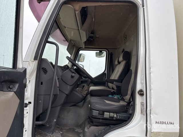 2008 Renault Midlum 220Dxi 4x2 Refrigerated Truck - Camion frigorifique: photos 4 2008 Renault Midlum 220Dxi 4x2 Refrigerated Truck - Camion frigorifique: photos 4