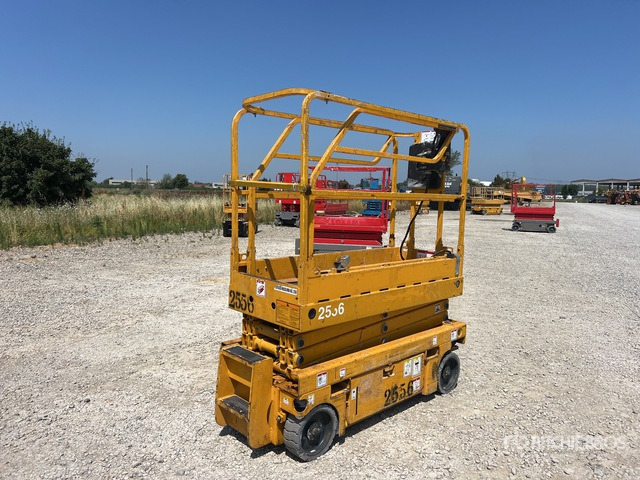 2009 Haulotte Optimum 8NT Electric (Inoperable) Scissor Lift - Nacelle ciseaux: photos 3 2009 Haulotte Optimum 8NT Electric (Inoperable) Scissor Lift - Nacelle ciseaux: photos 3
